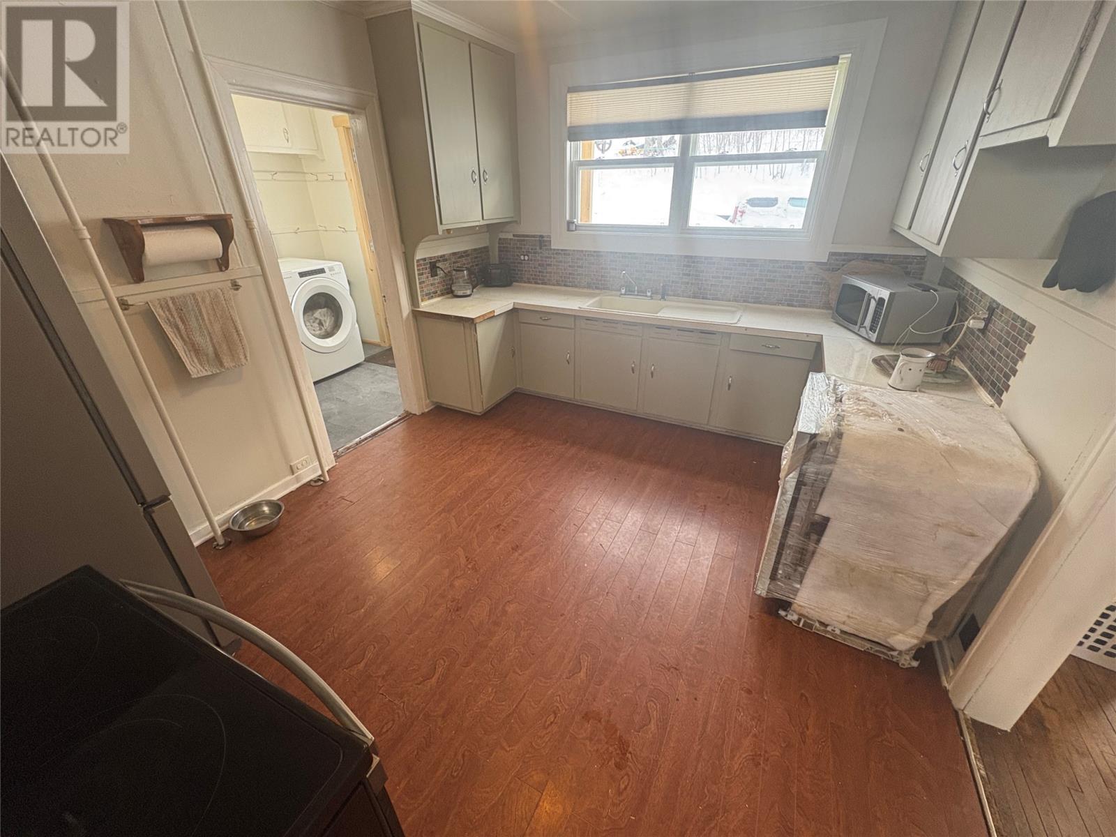 15 Beothuck Street - 16