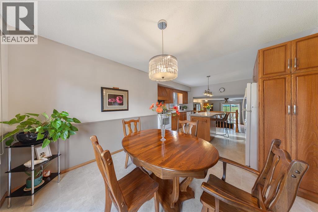 315 OAKLEA COURT, Sarnia, Ontario, N7S5Y9 — Photo 6