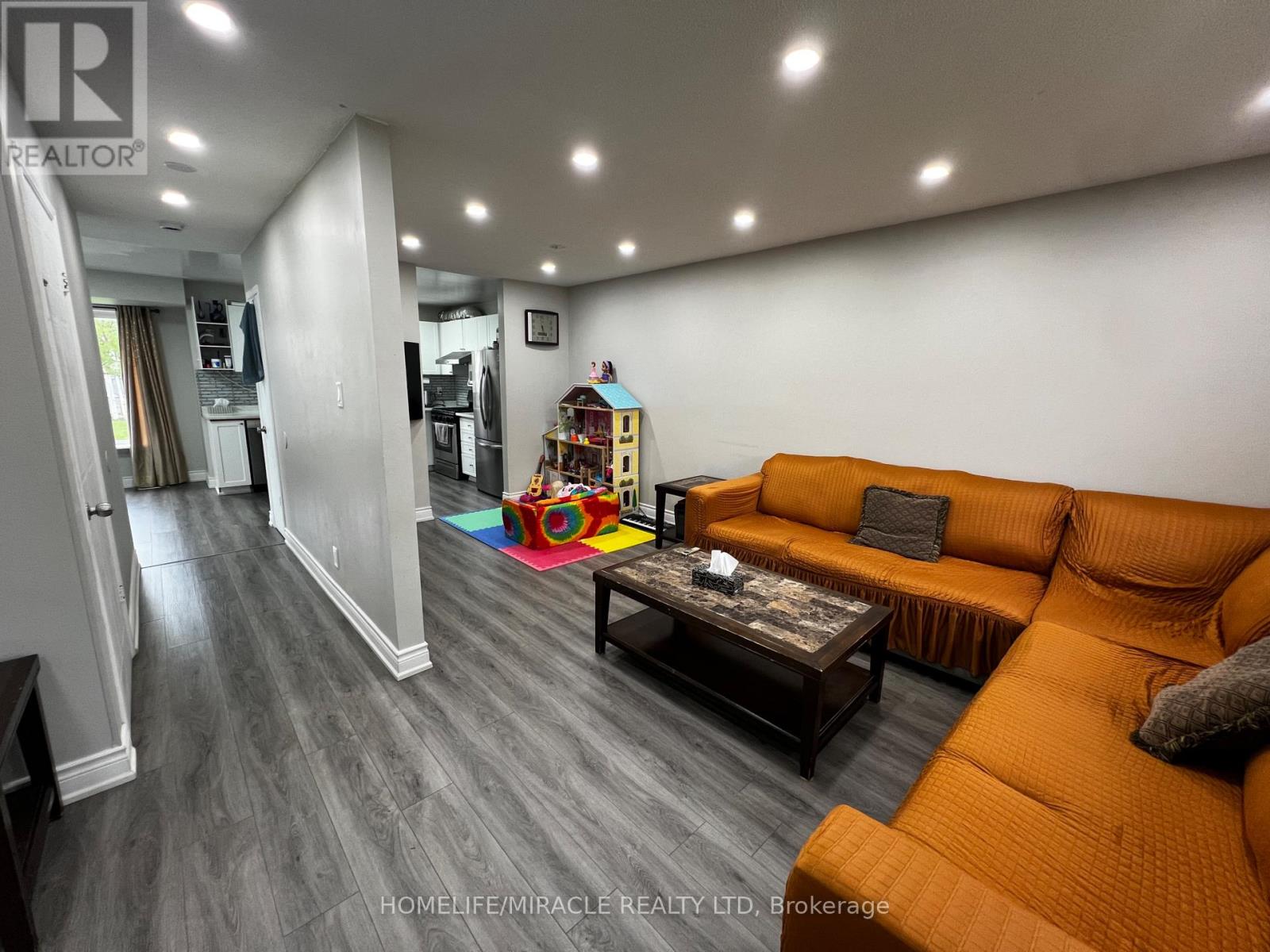 14 MOREAU CRESCENT - 5