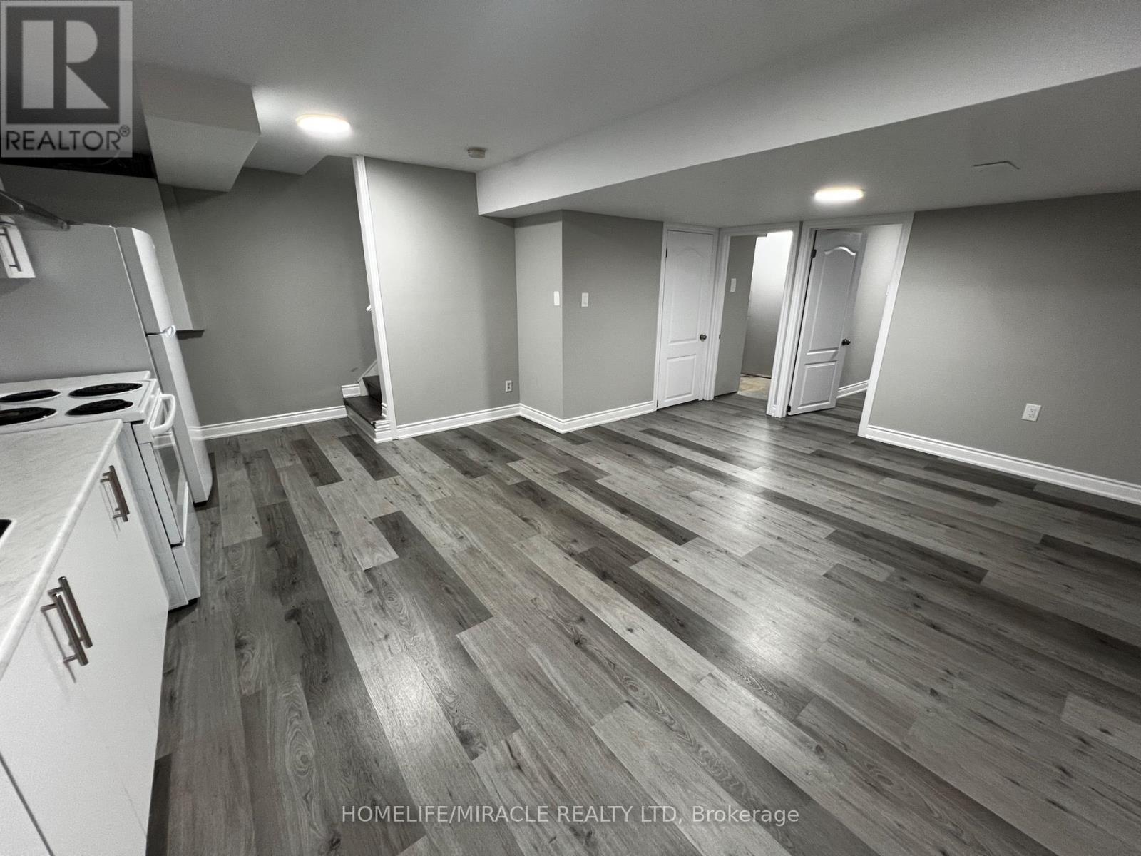 14 MOREAU CRESCENT - 21