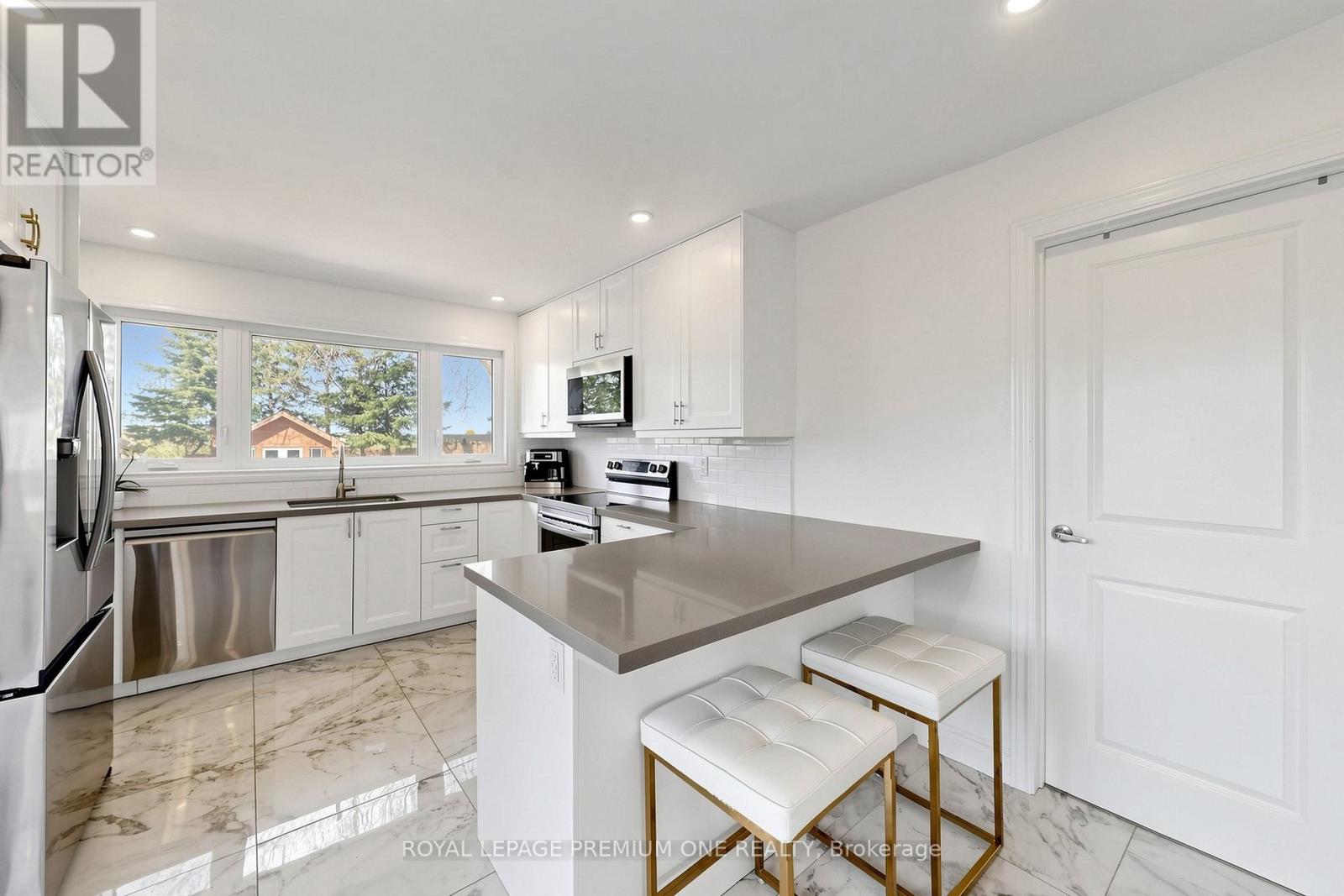 72 THORNTON AVENUE - 9