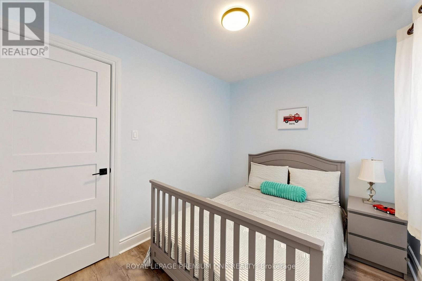72 THORNTON AVENUE - 17