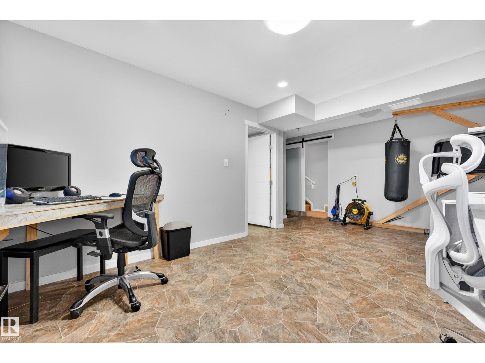 4371 ANNETT CM SW, Edmonton