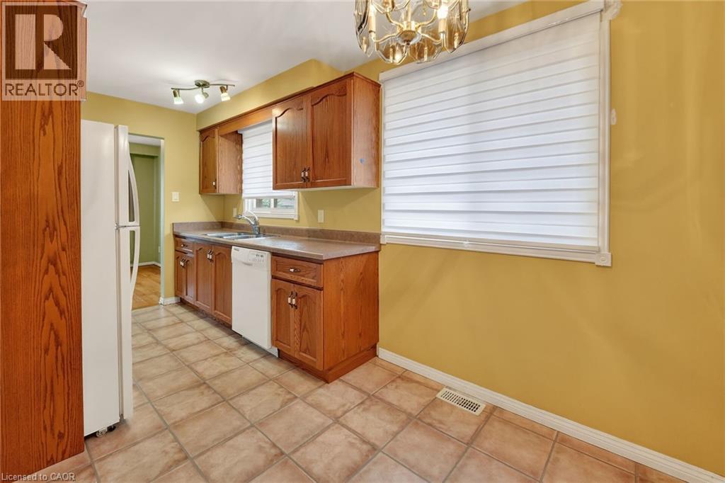358 FEDERAL Street, Stoney Creek, Ontario, L8E2B5 — Photo 3