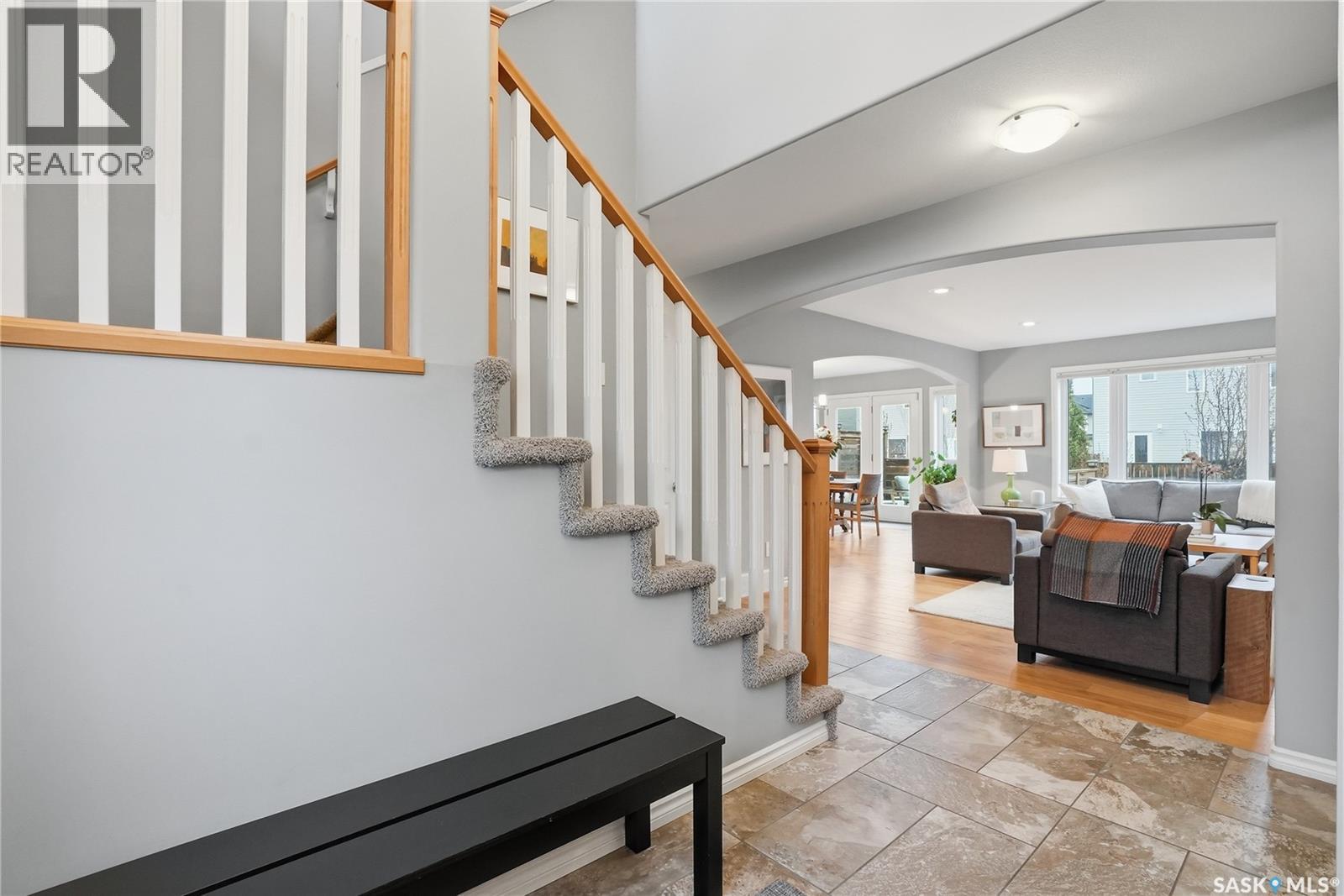 215 Whalley CRESCENT - 4