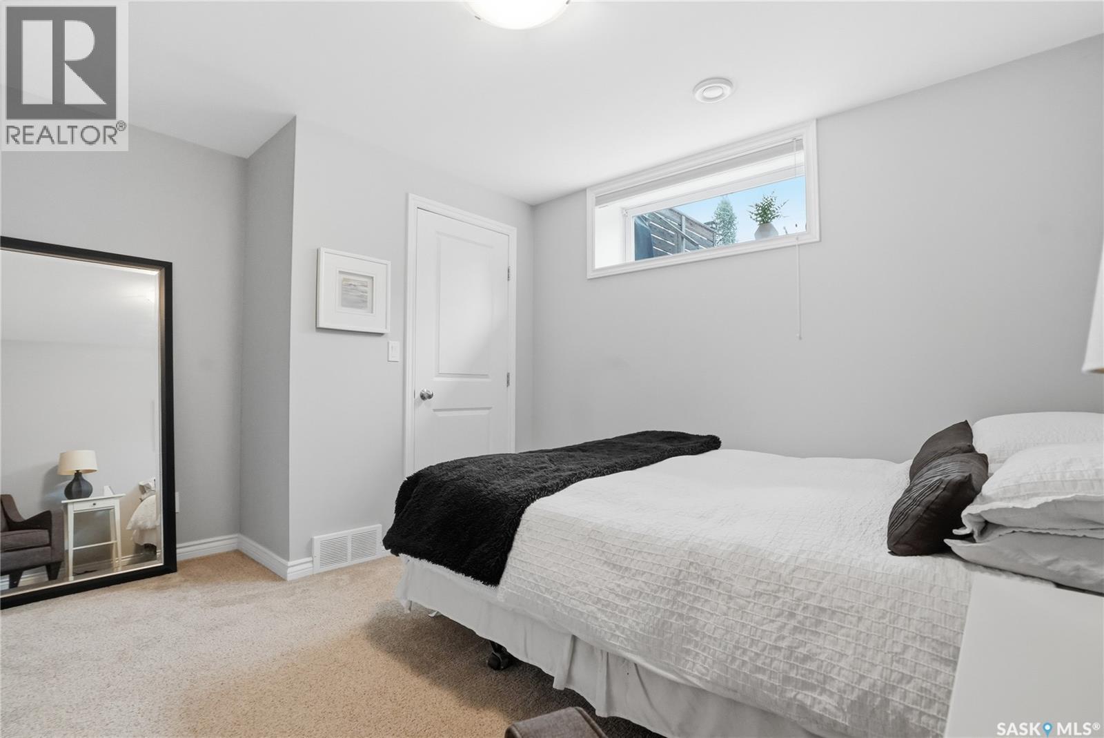 215 Whalley CRESCENT - 40