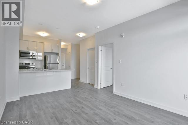 125 SHOREVIEW Place Unit# 426, Stoney Creek, Ontario, L8E0K3 — Photo 2
