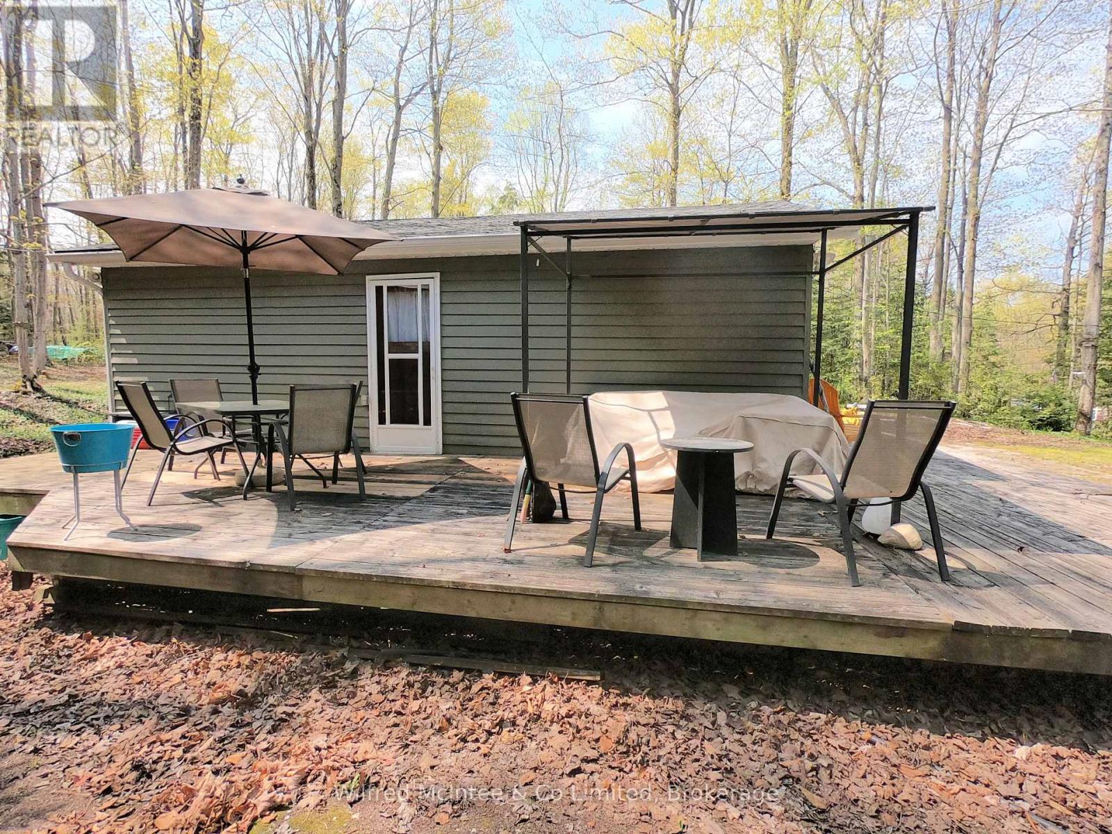 210 THOMPSON AVENUE - 3