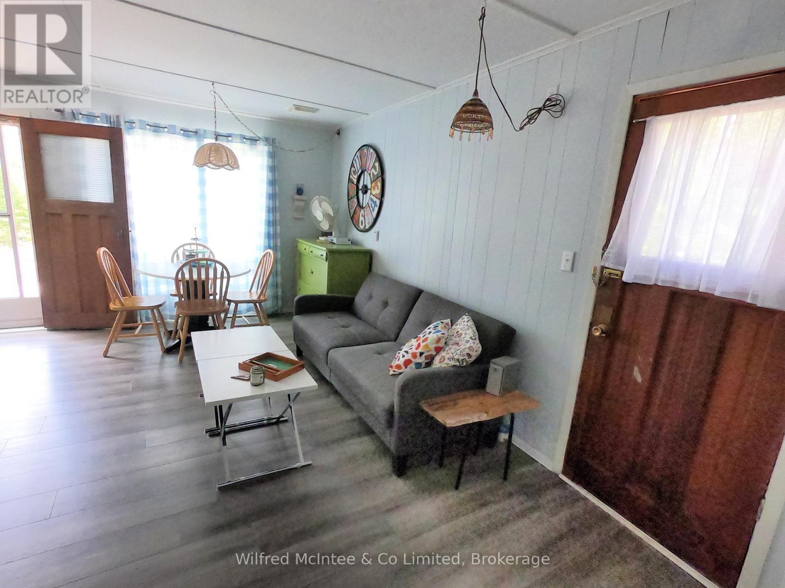 210 THOMPSON AVENUE - 6
