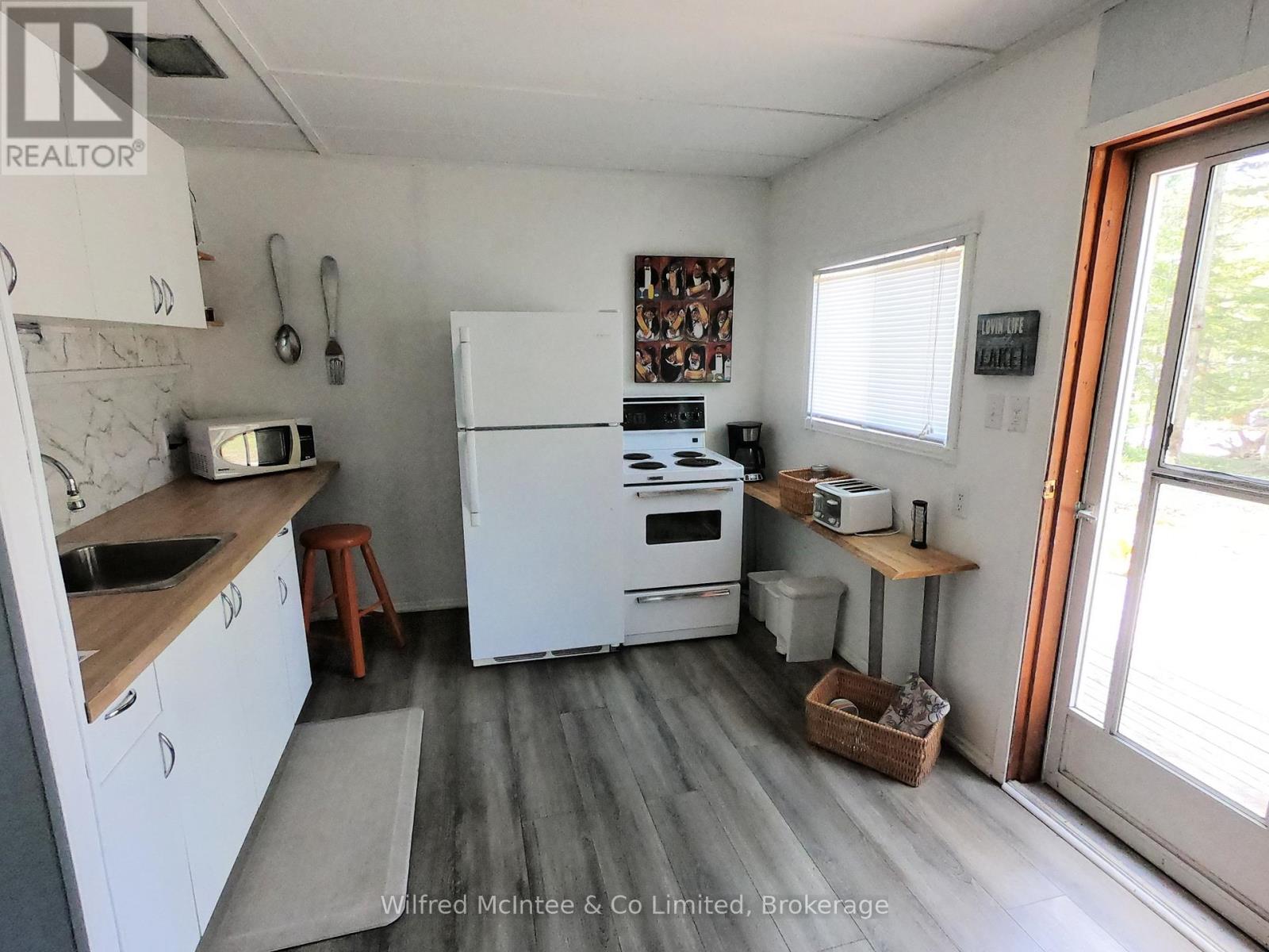 210 THOMPSON AVENUE - 7