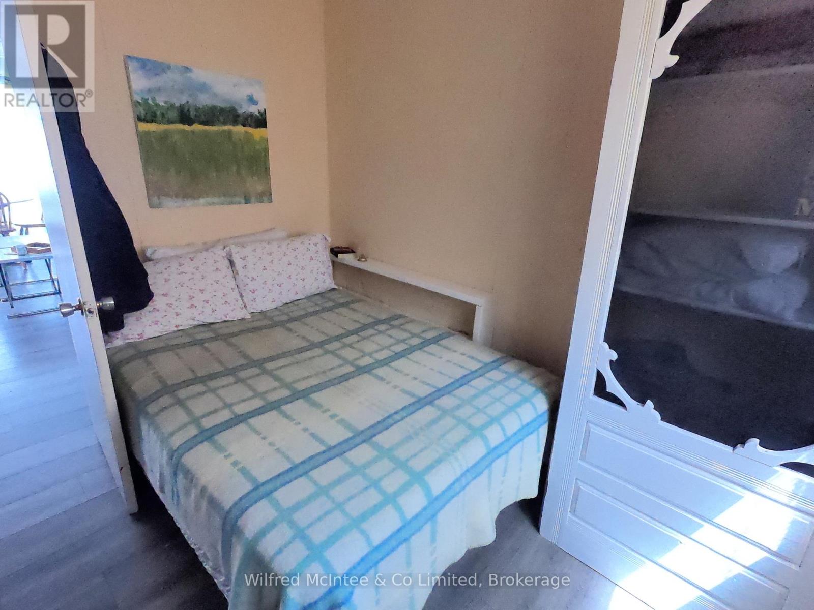 210 THOMPSON AVENUE - 9