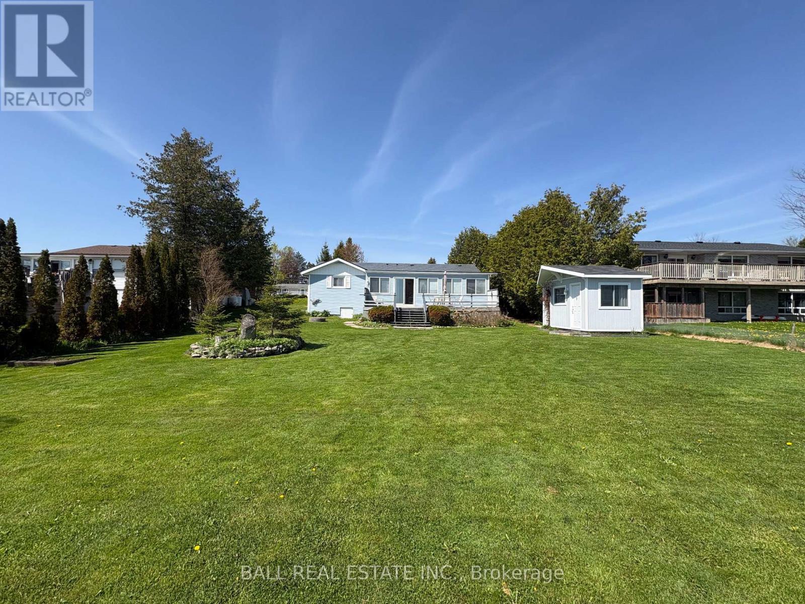 11 LAKEVIEW CRESCENT - Image 2