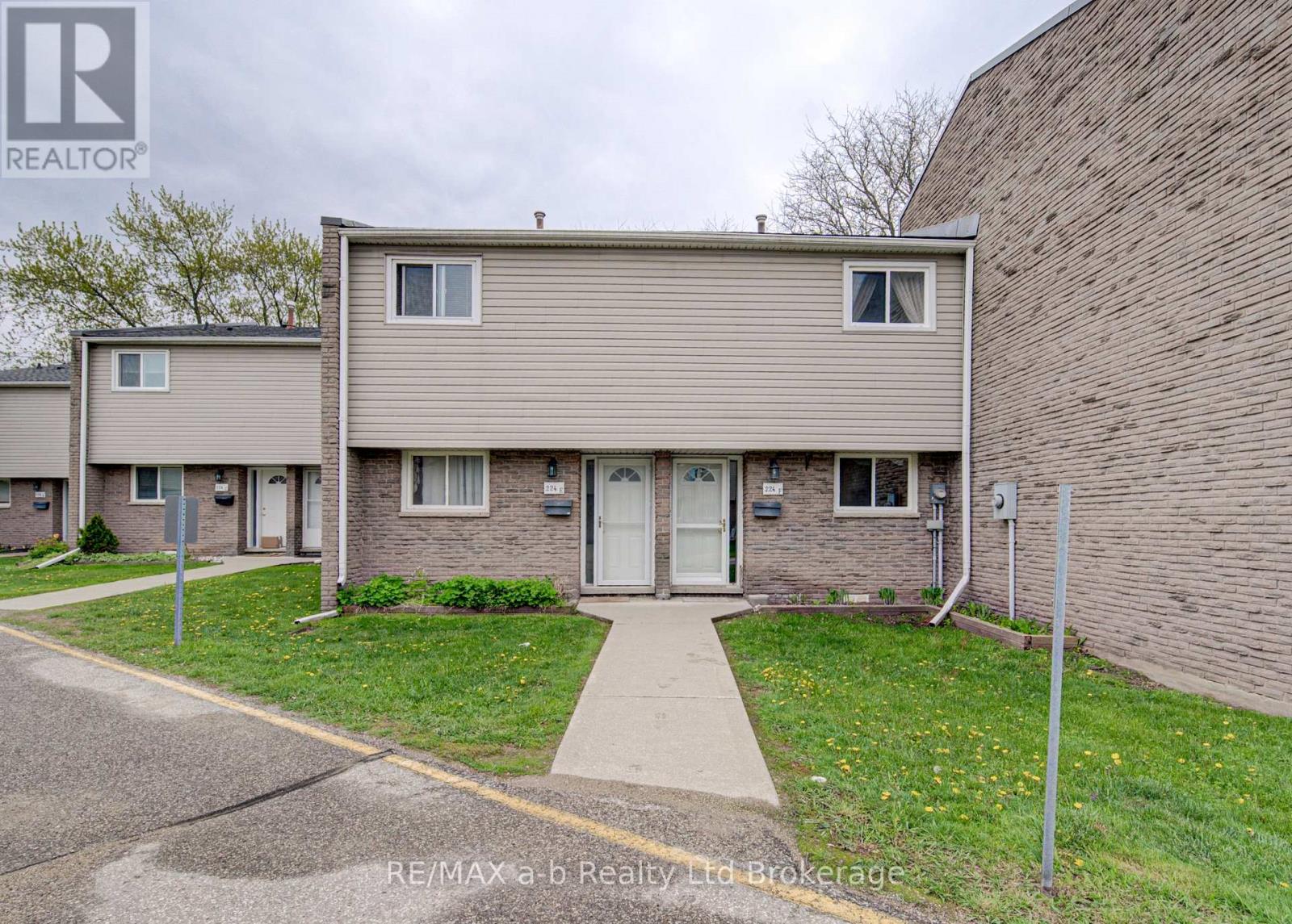 #18 224F HARVARD PLACE - 1