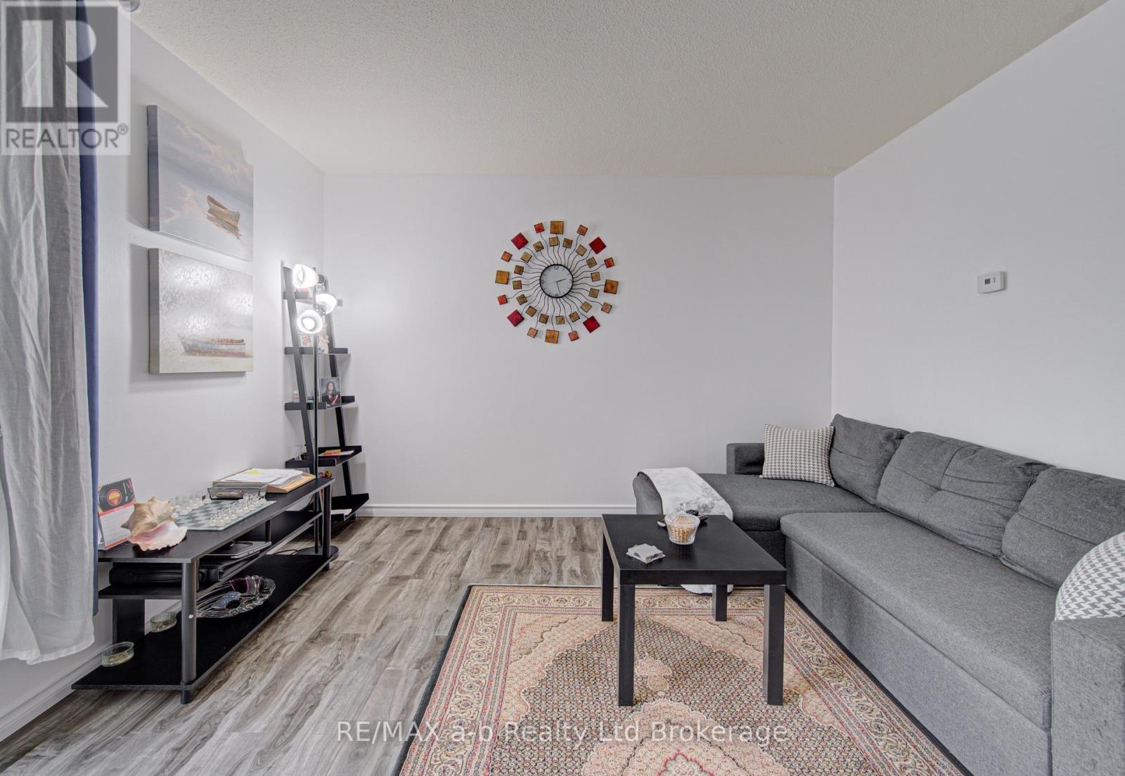 #18 224F HARVARD PLACE - 11