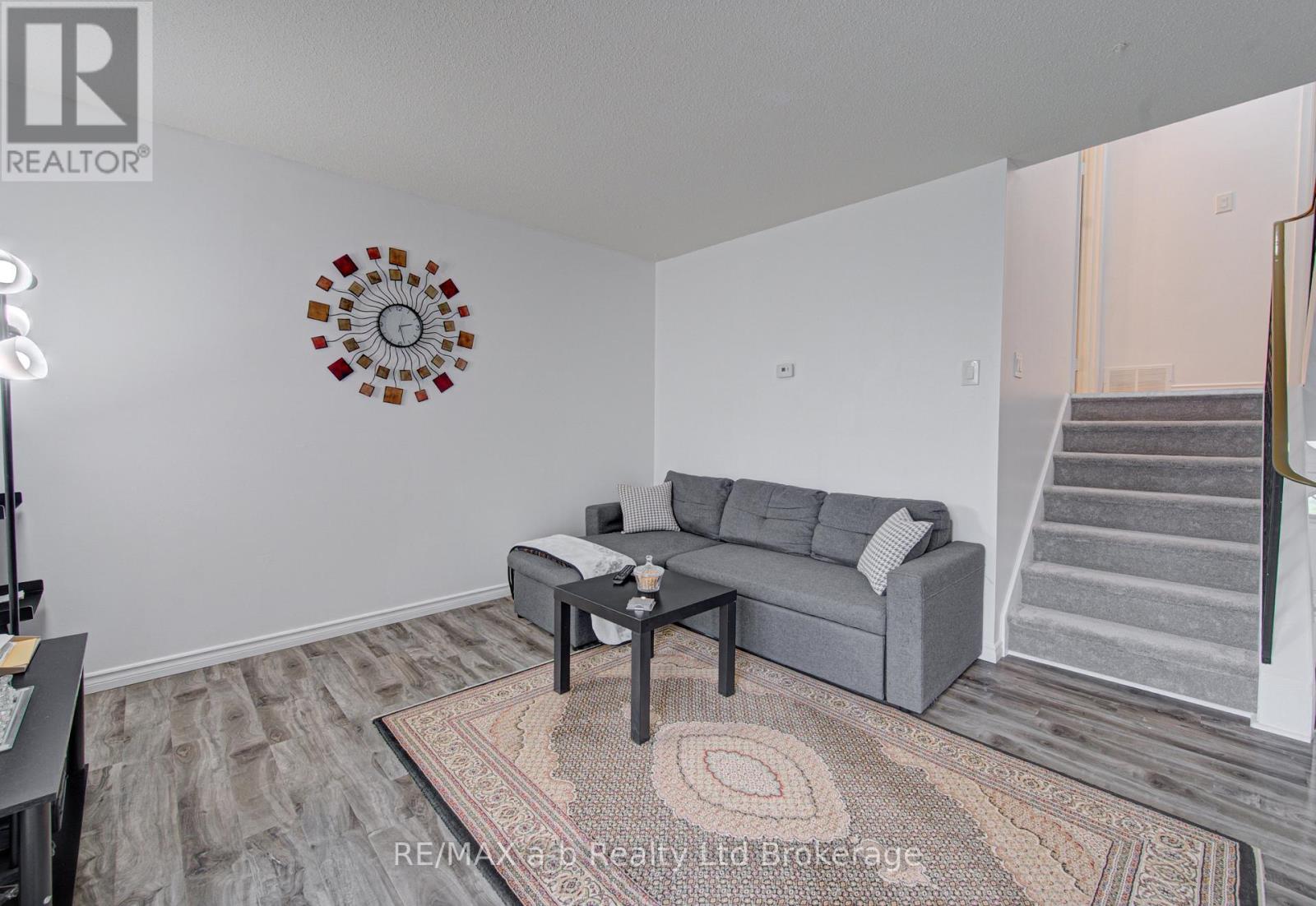 #18 224F HARVARD PLACE - 12