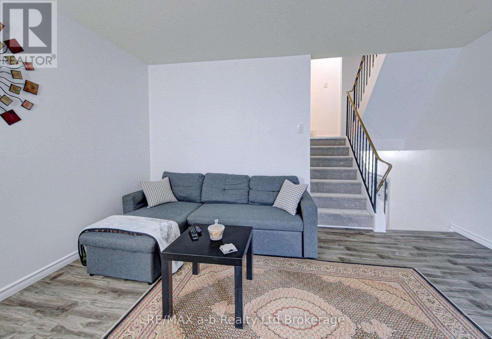 #18 224F HARVARD PLACE - 13