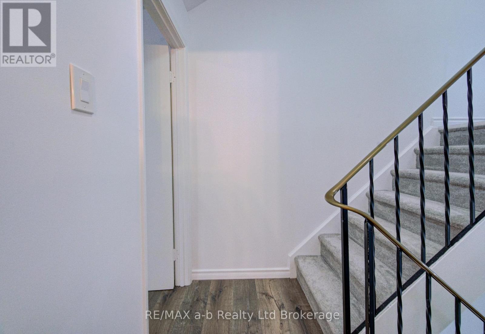 #18 224F HARVARD PLACE - 14