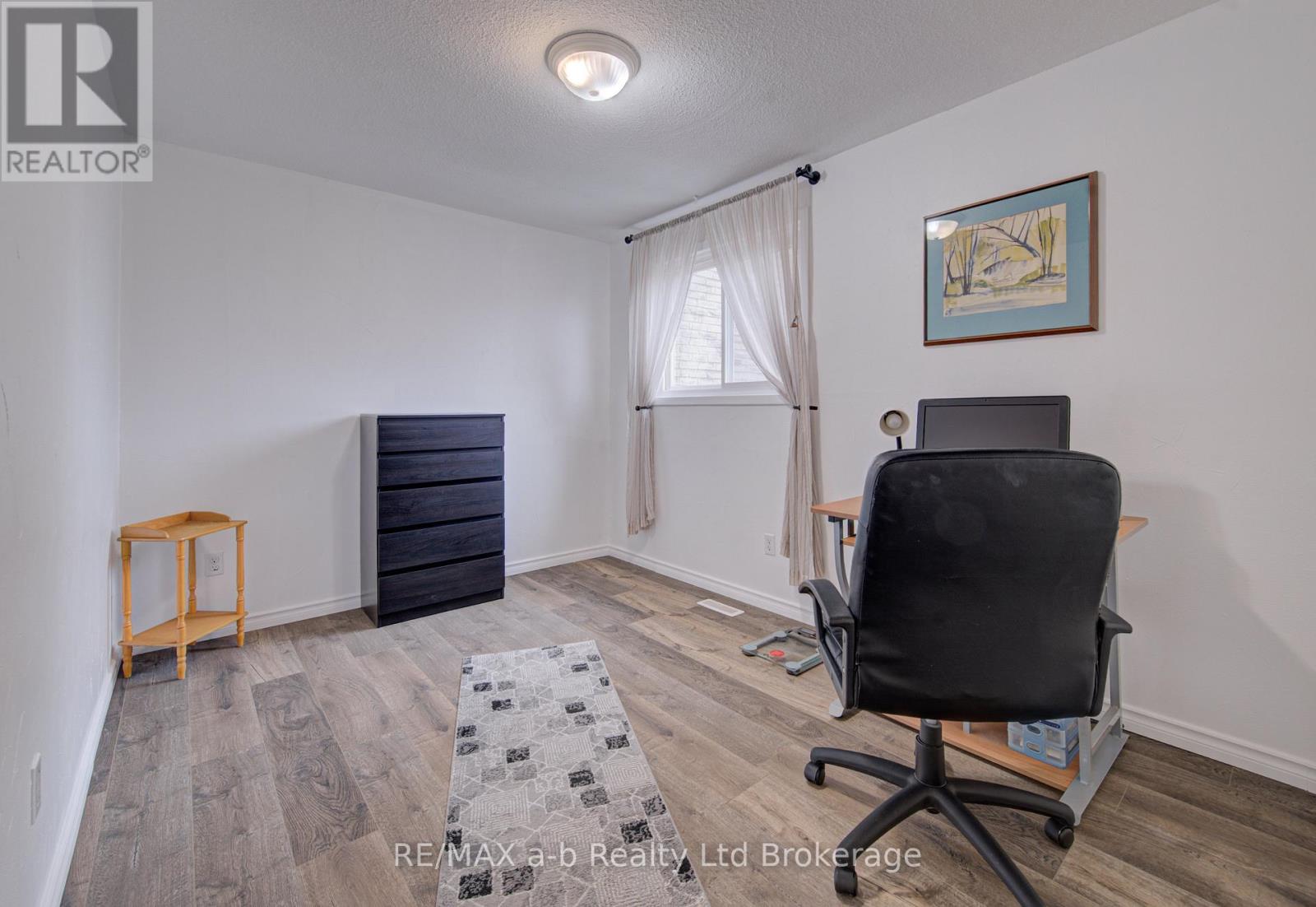 #18 224F HARVARD PLACE - 15