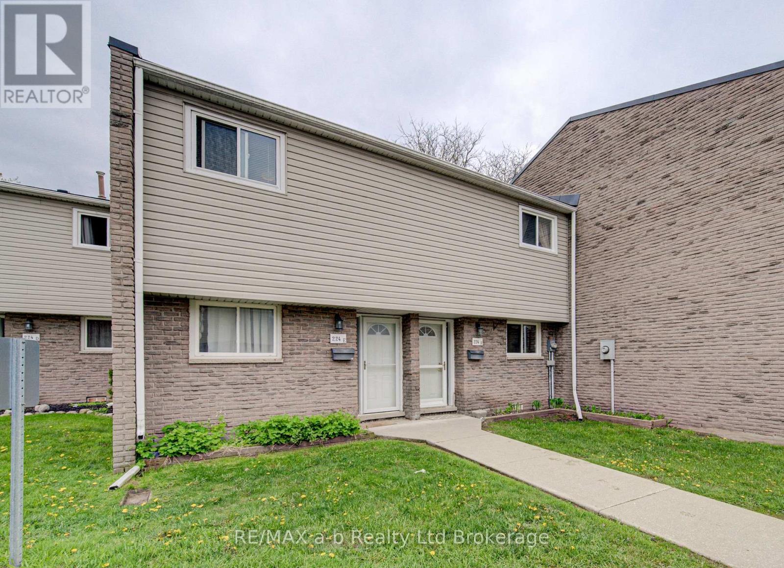 #18 224F HARVARD PLACE - 2