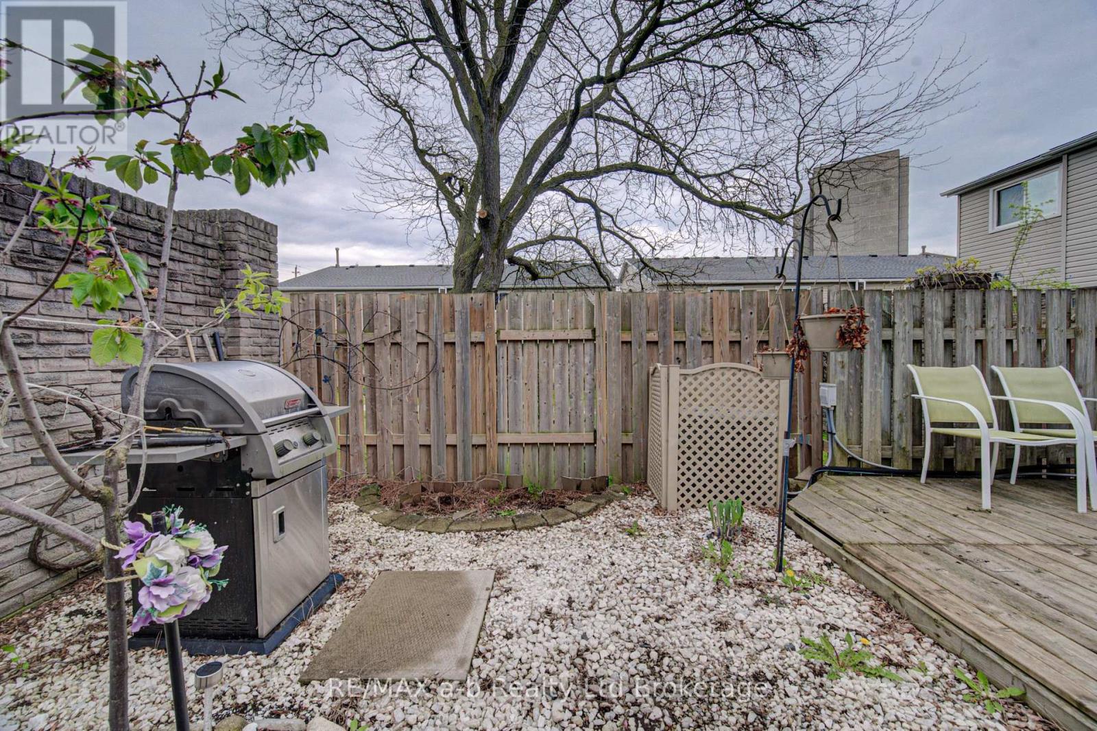 #18 224F HARVARD PLACE - 24