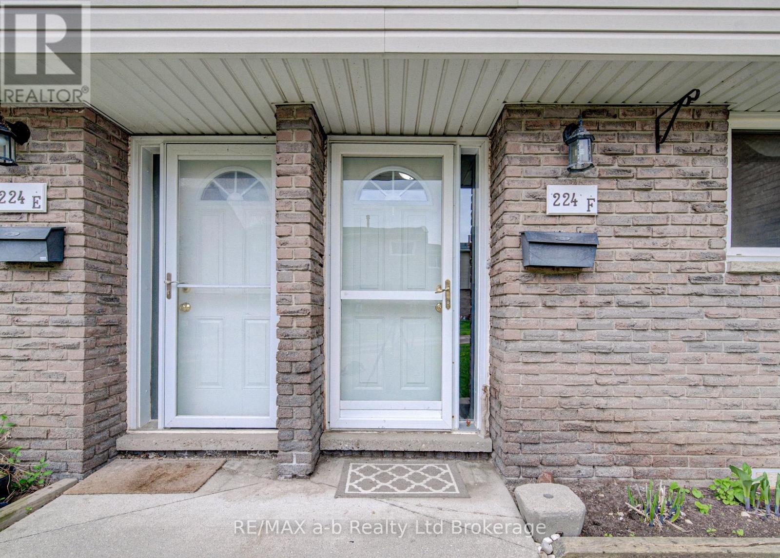 #18 224F HARVARD PLACE - 30