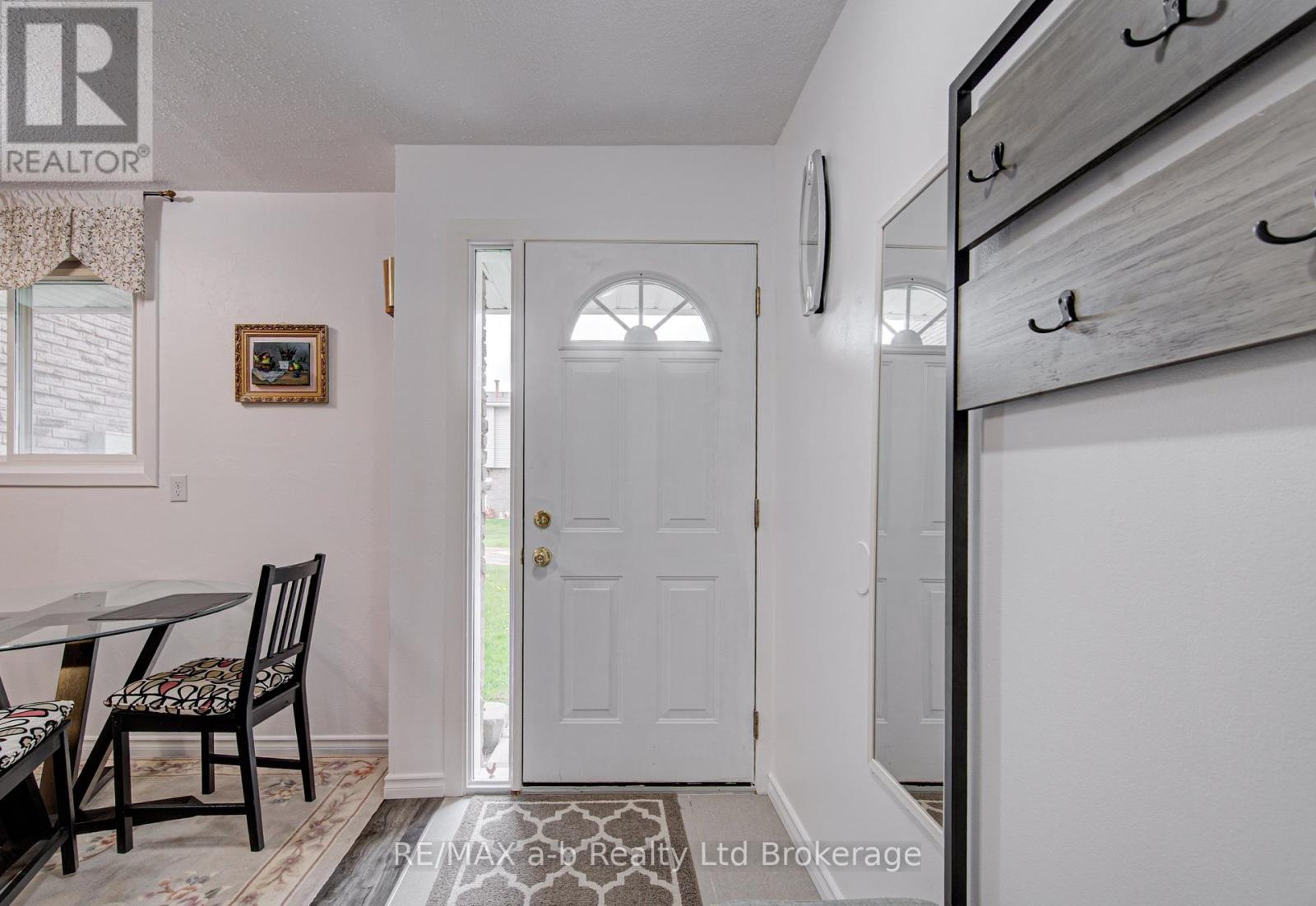 #18 224F HARVARD PLACE - 6