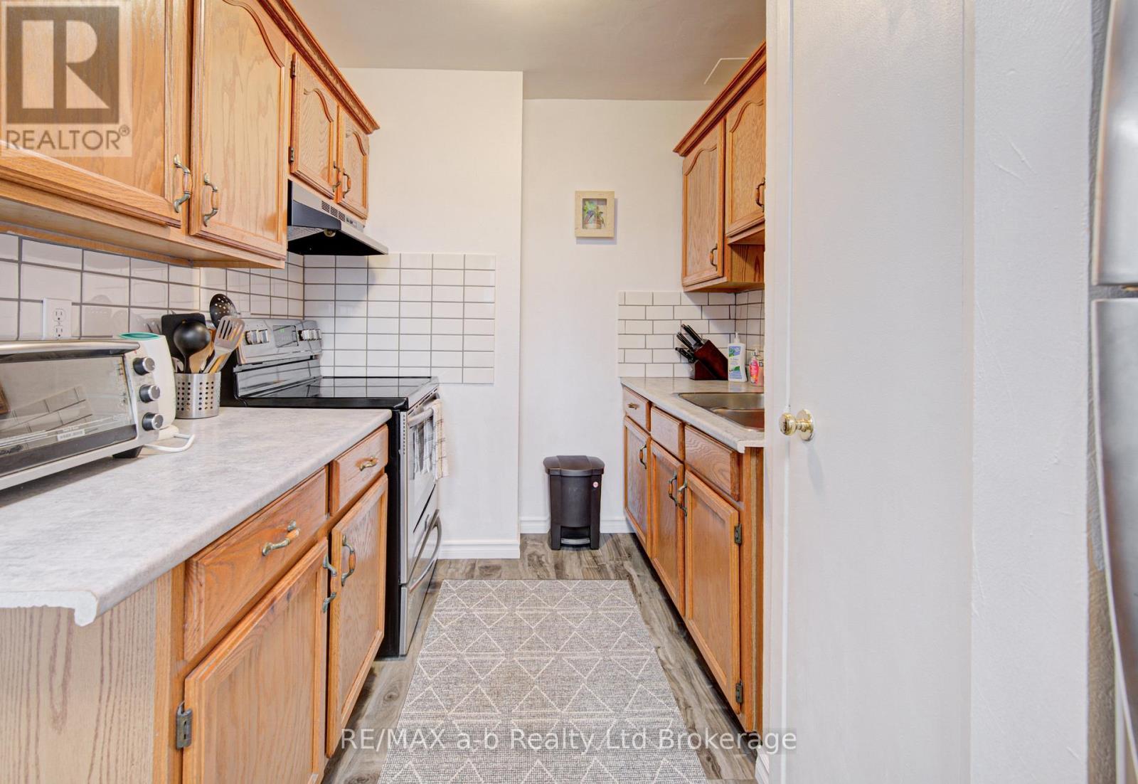 #18 224F HARVARD PLACE - 7