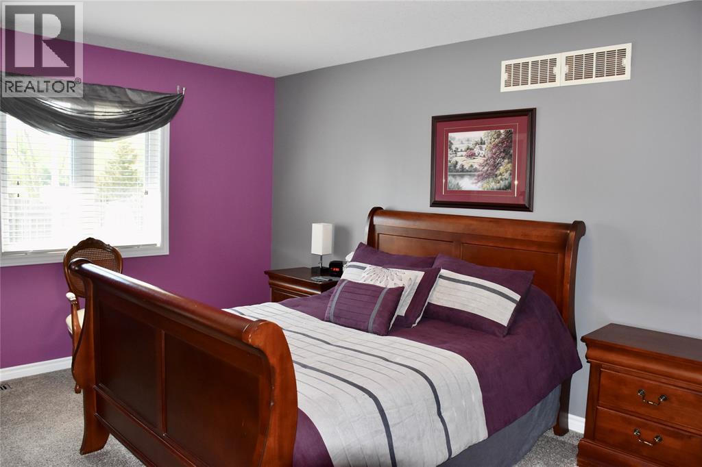 #410 5600 BLACKWELL Sideroad - 12