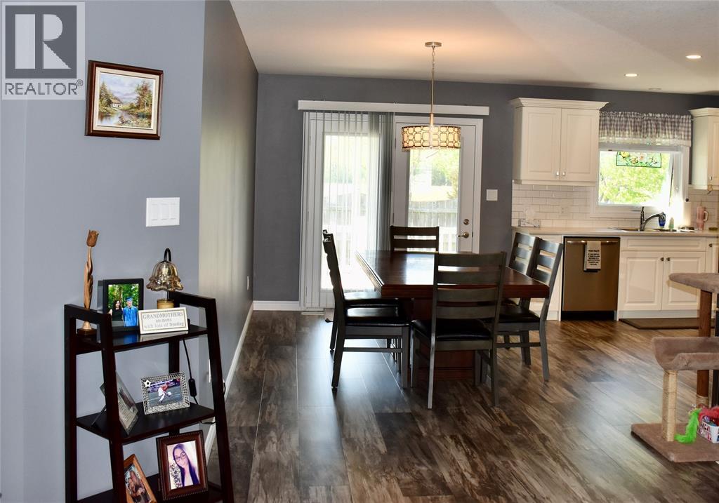 #410 5600 BLACKWELL Sideroad - 4