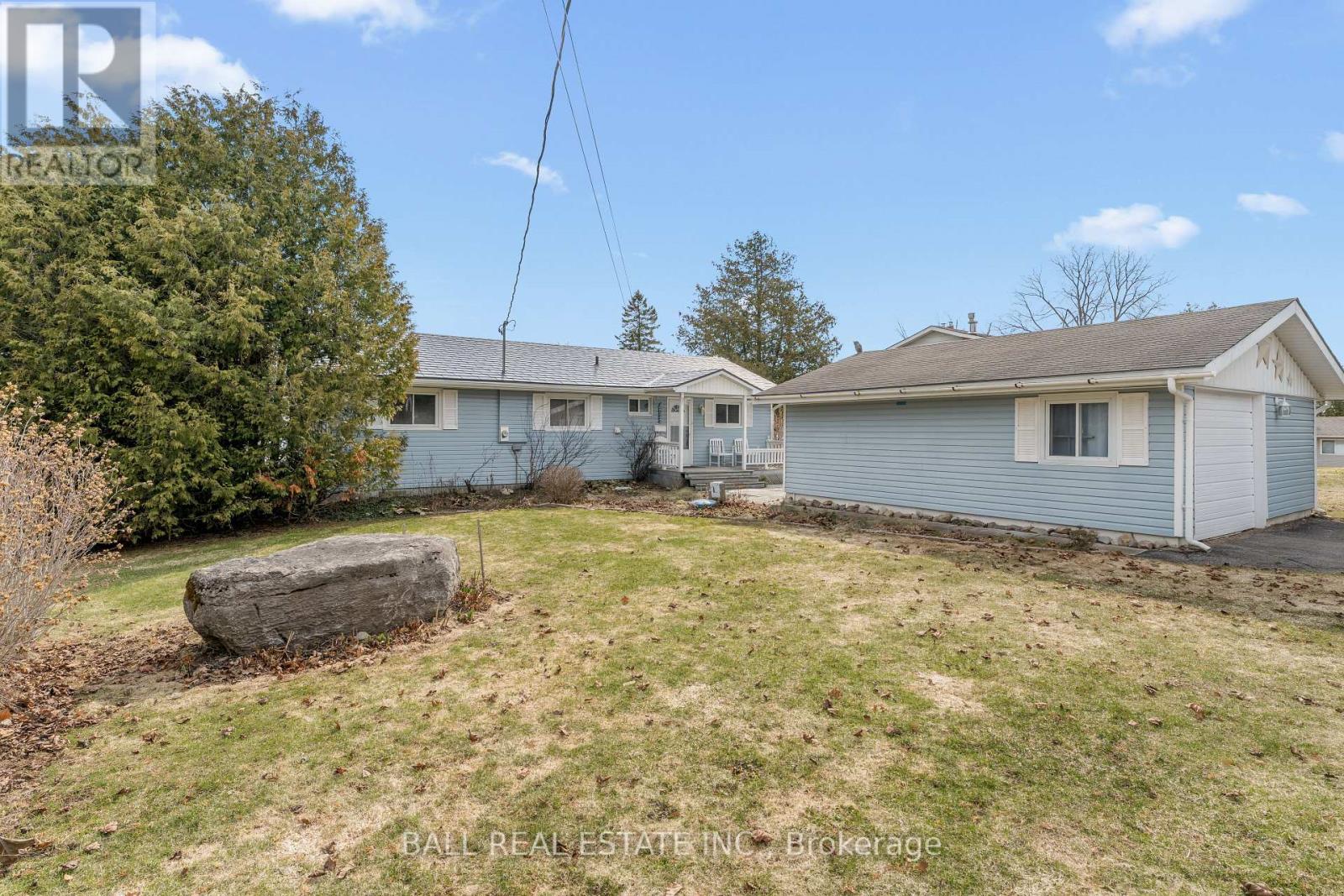 11 LAKEVIEW CRESCENT - 40