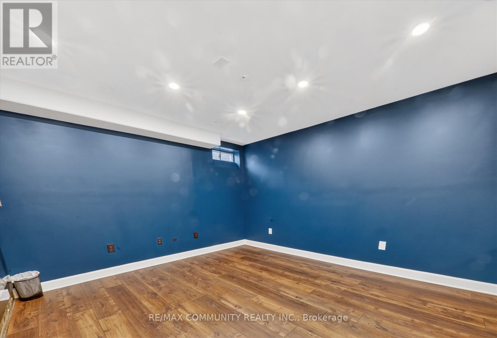 924 ZELINSKY CRESCENT - 32
