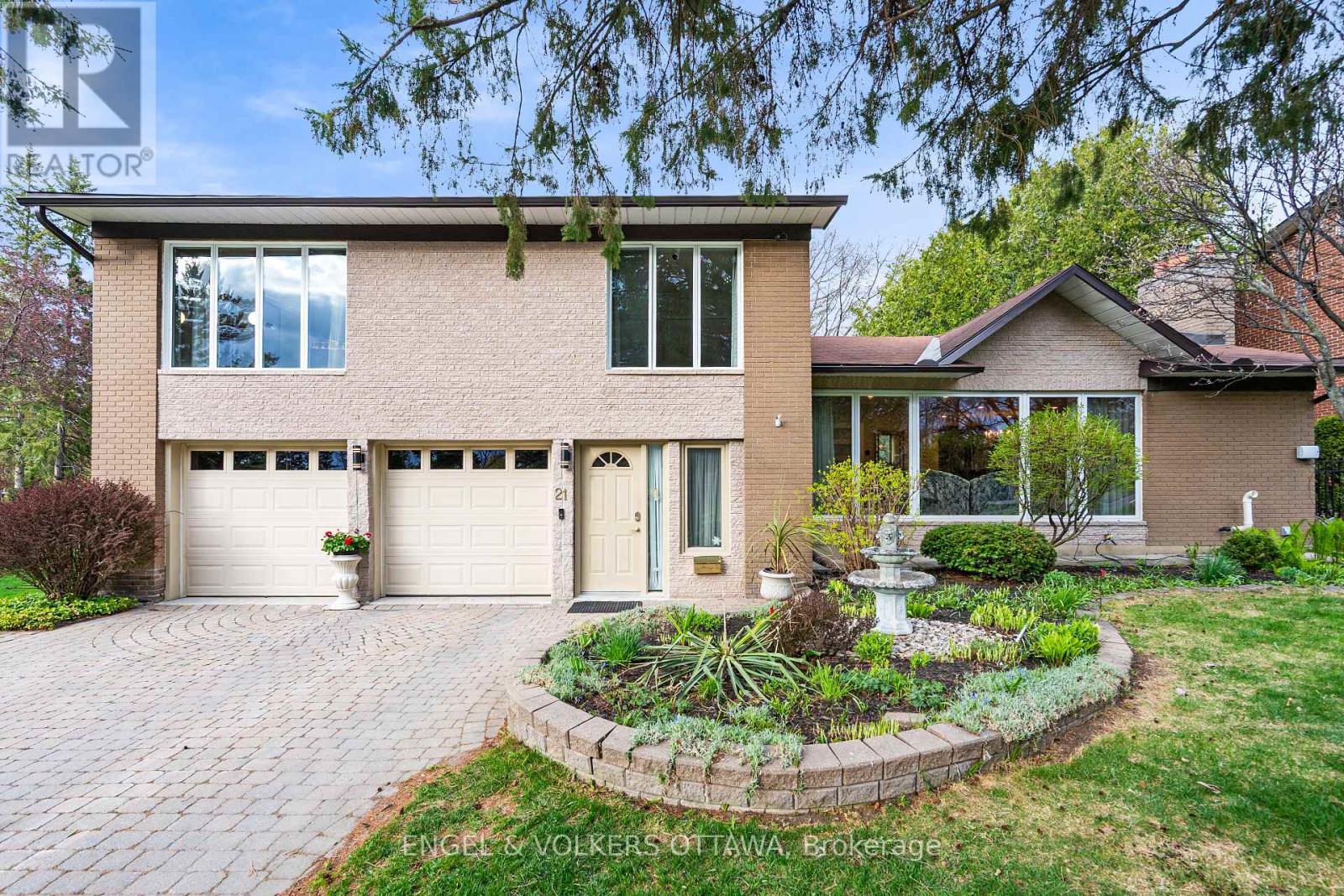 21 TIFFANY CRESCENT - Image 2