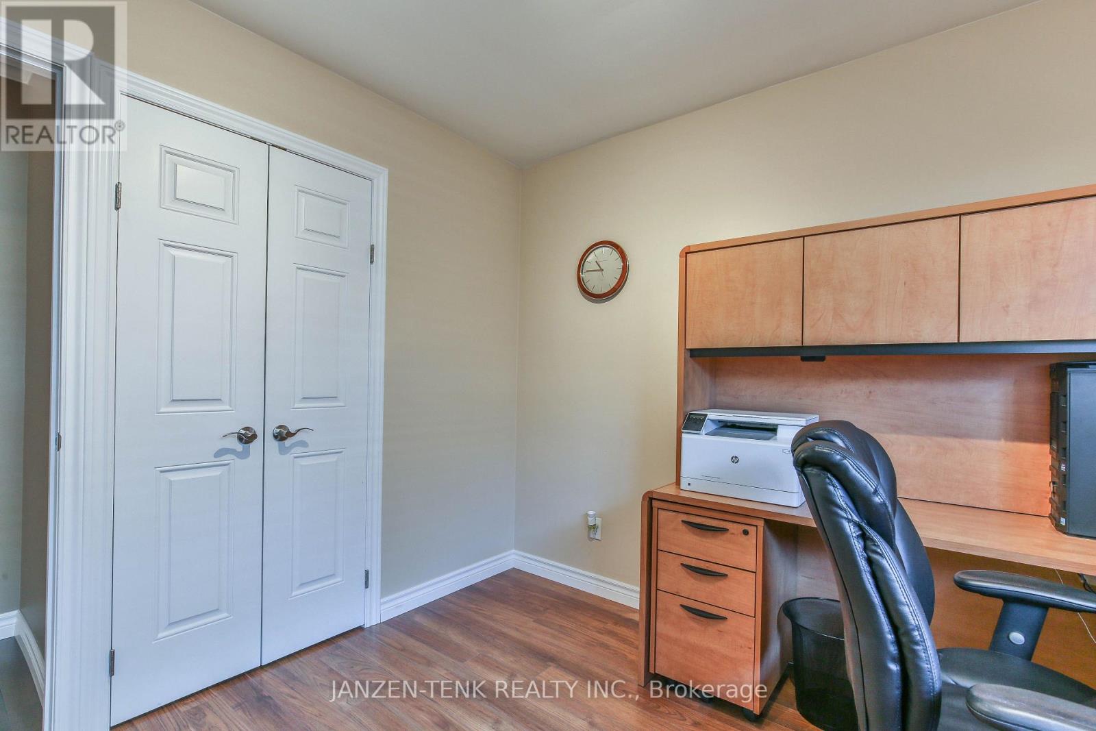 197 HIGHVIEW DRIVE - 24