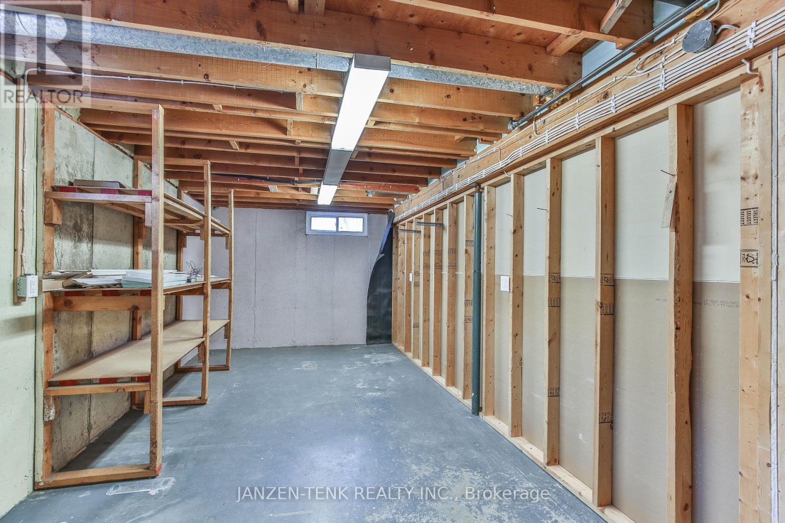197 HIGHVIEW DRIVE - 29