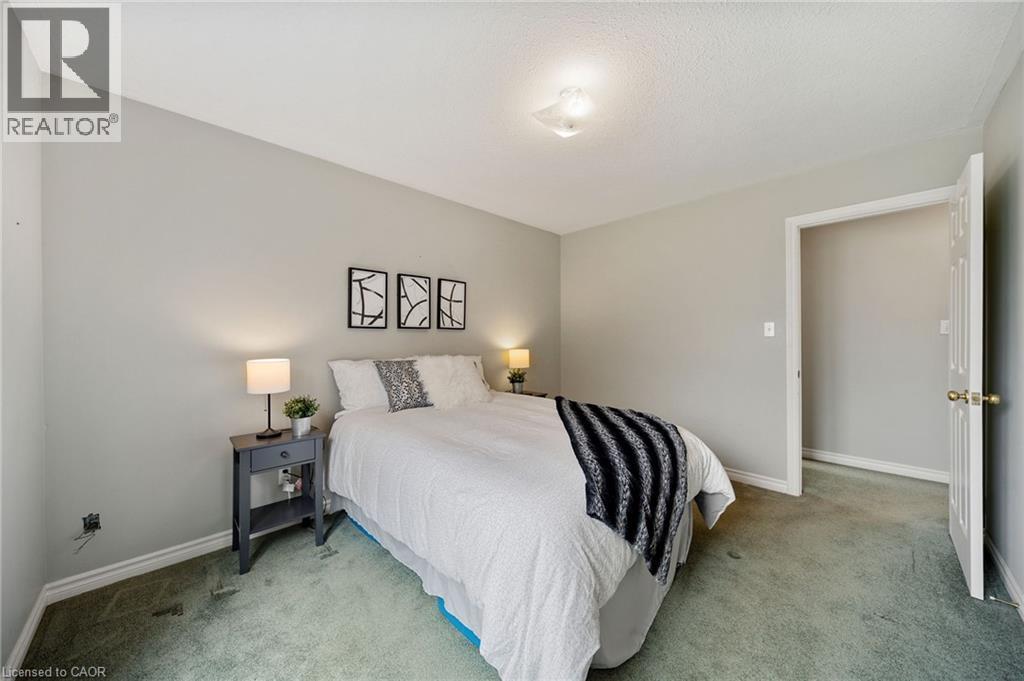 16 MACPHERSON Drive - 25
