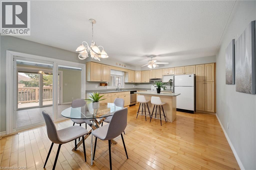 16 MACPHERSON Drive - 9