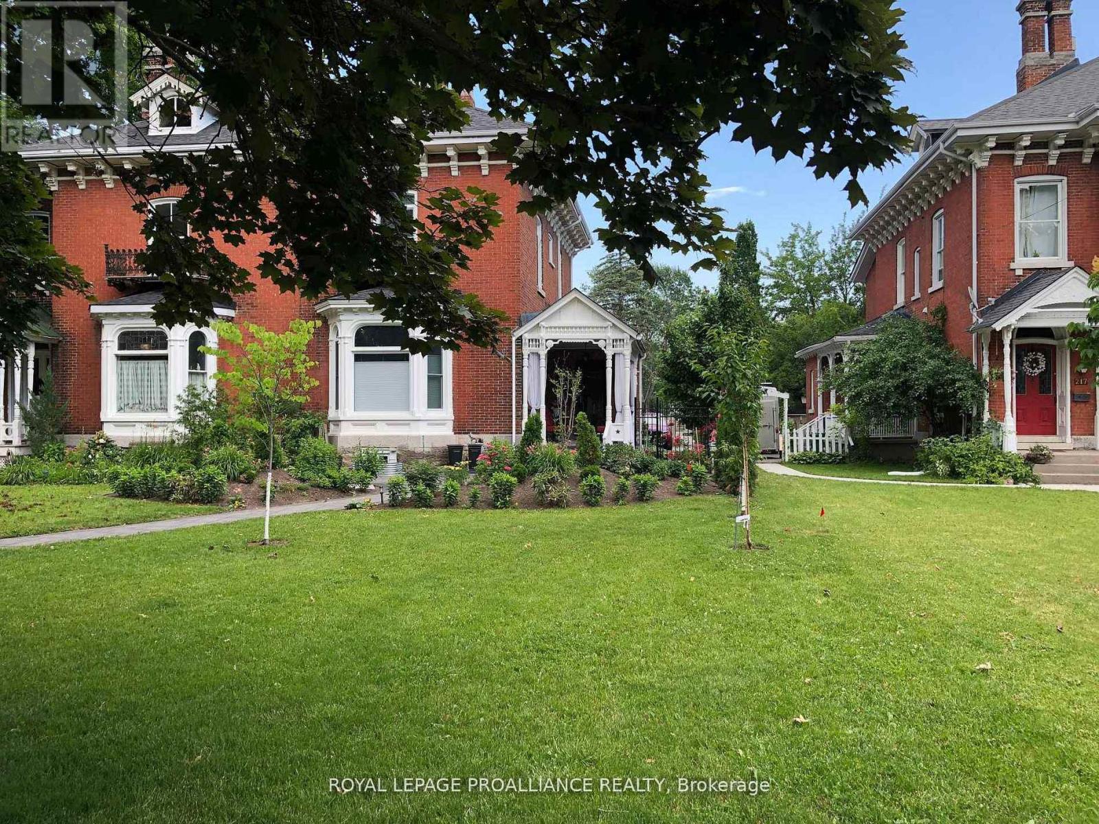 219 CHARLES STREET - 6