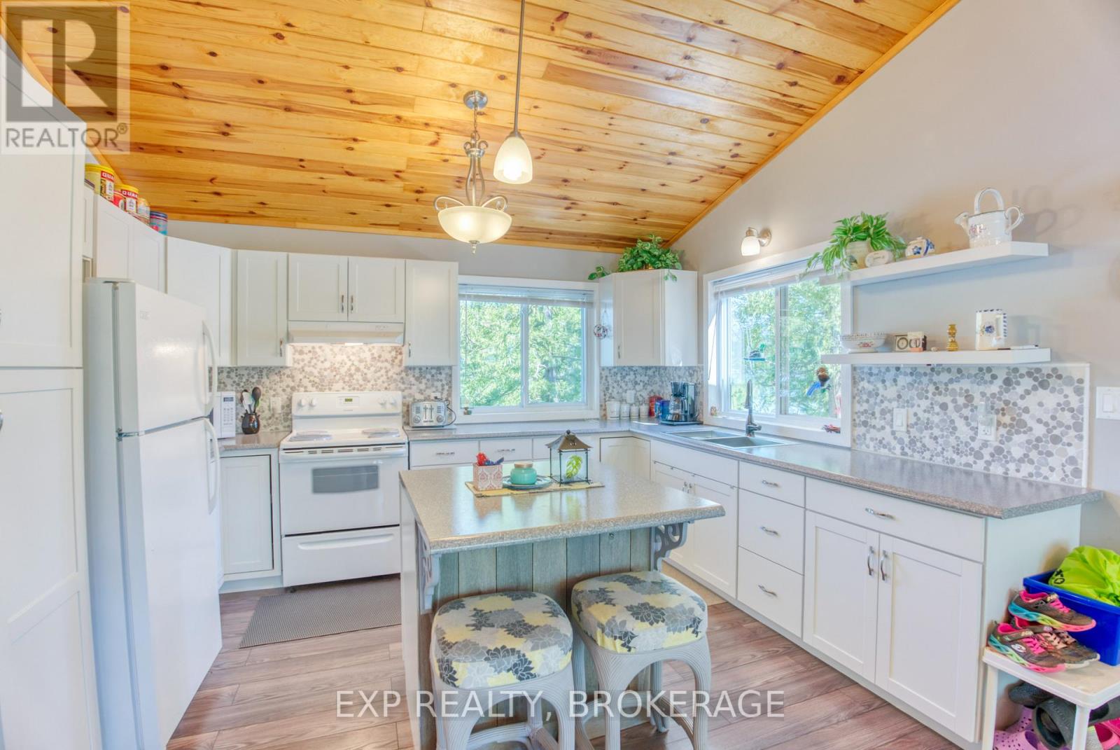 832 SHARBOT LAKE - 6