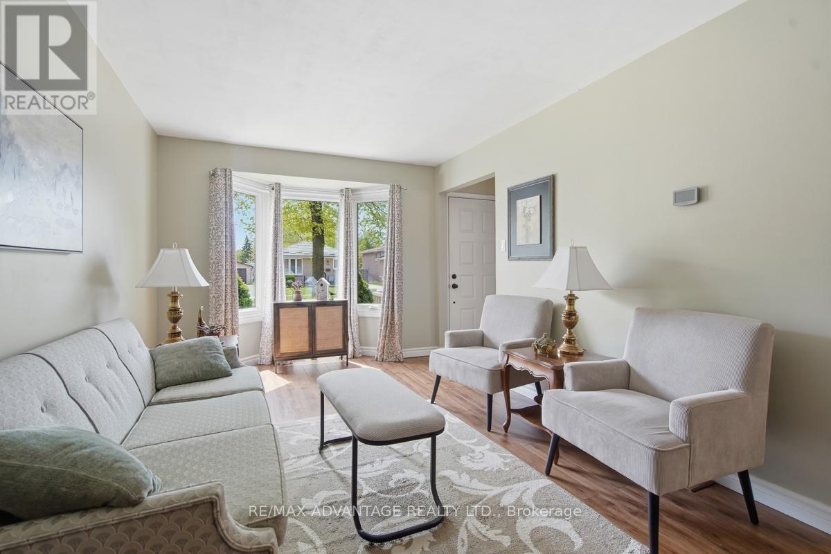223 ARDSLEY CRESCENT - 8