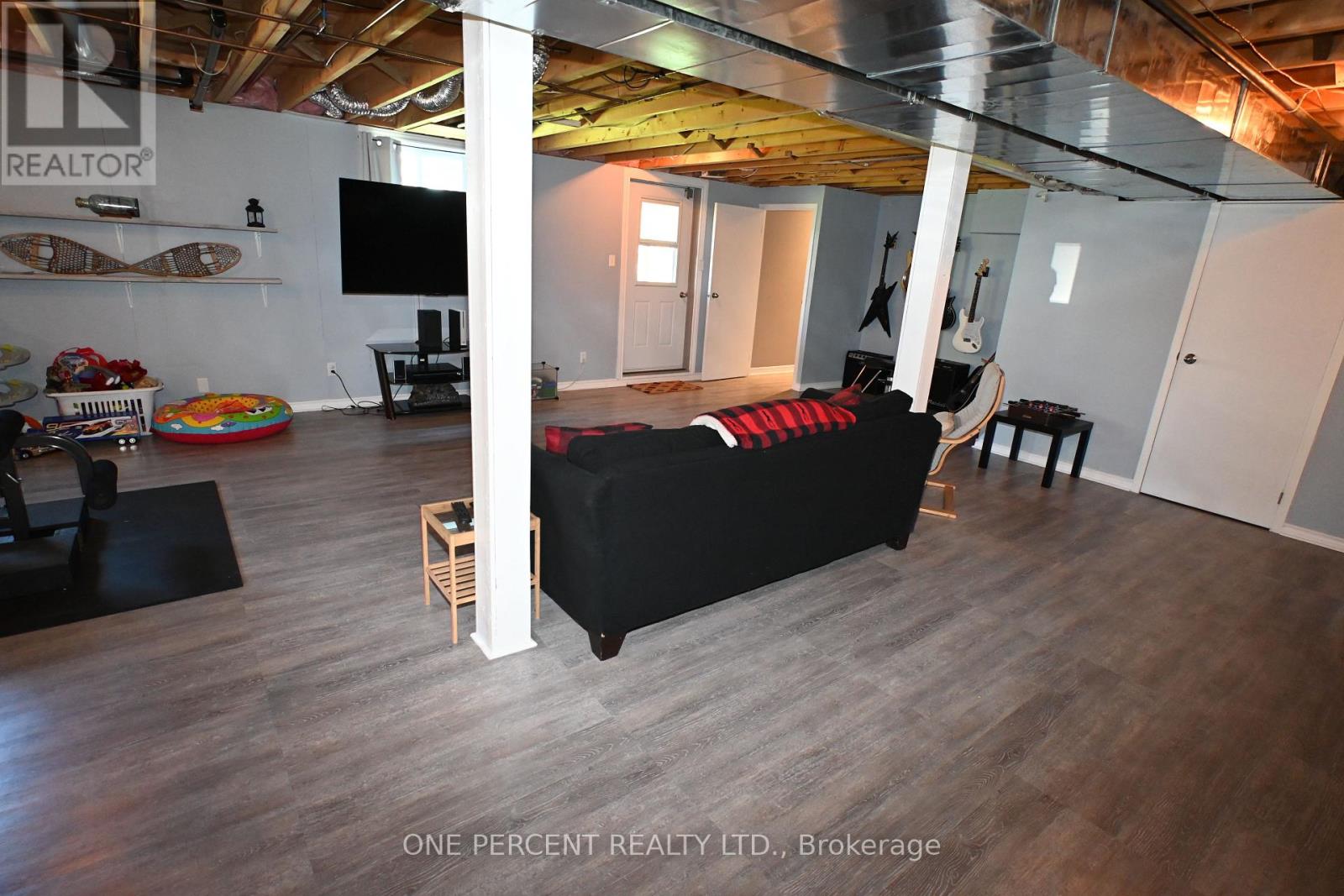 2010 RUE DU PARC STREET W - 14