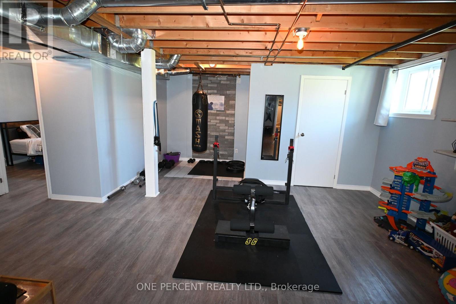 2010 RUE DU PARC STREET W - 16