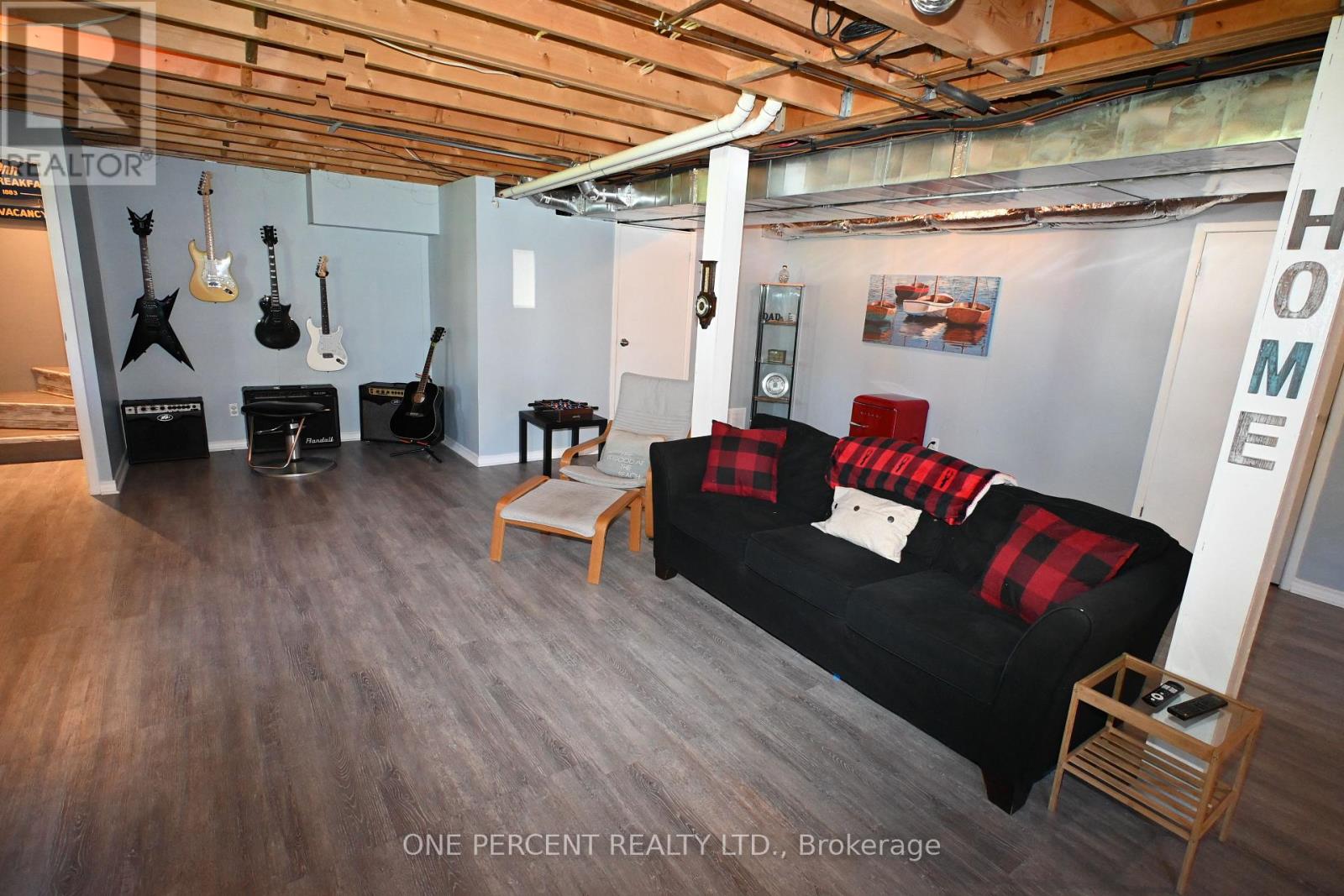 2010 RUE DU PARC STREET W - 17