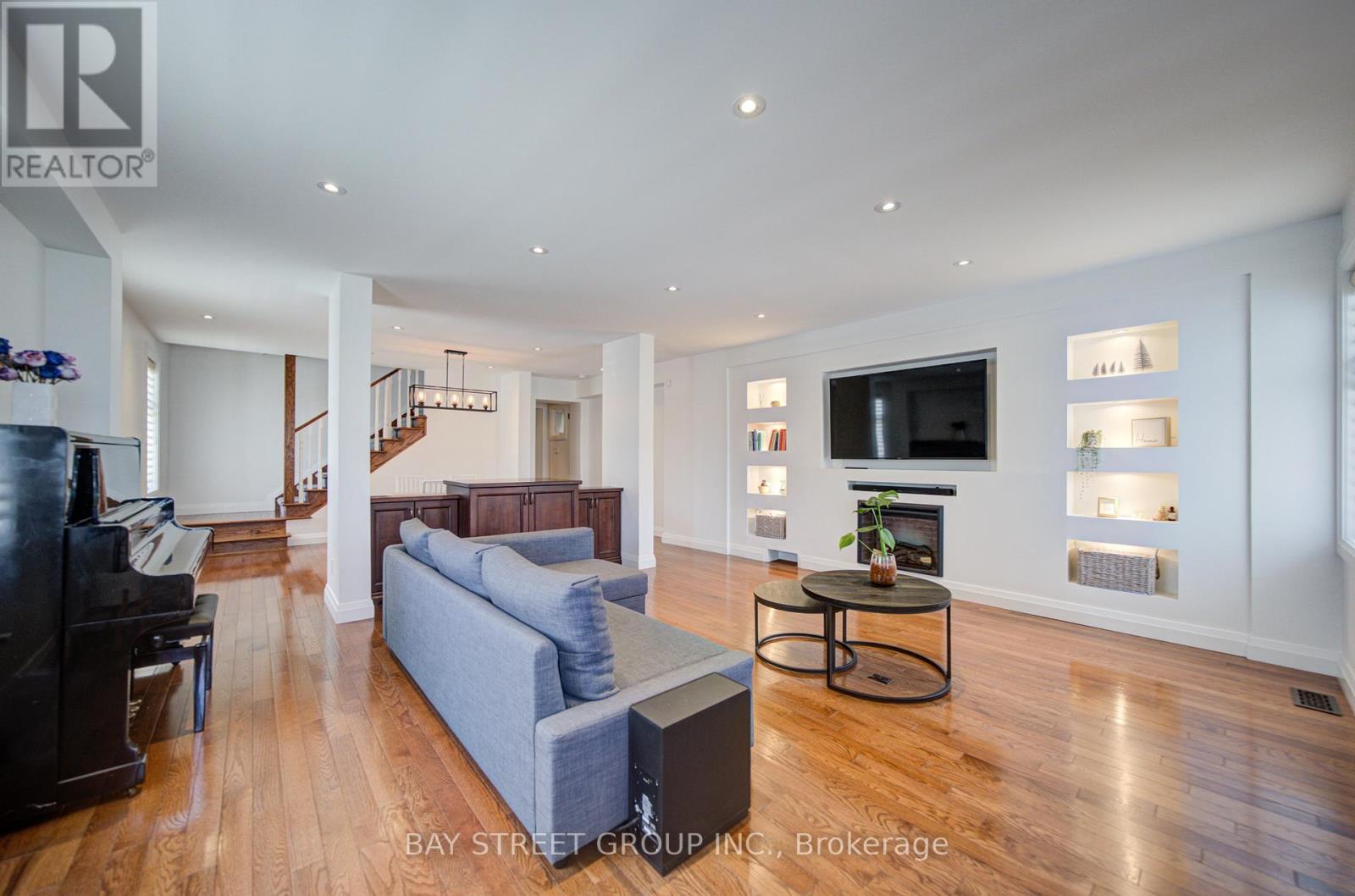 95 HOPEDALE AVENUE - 10