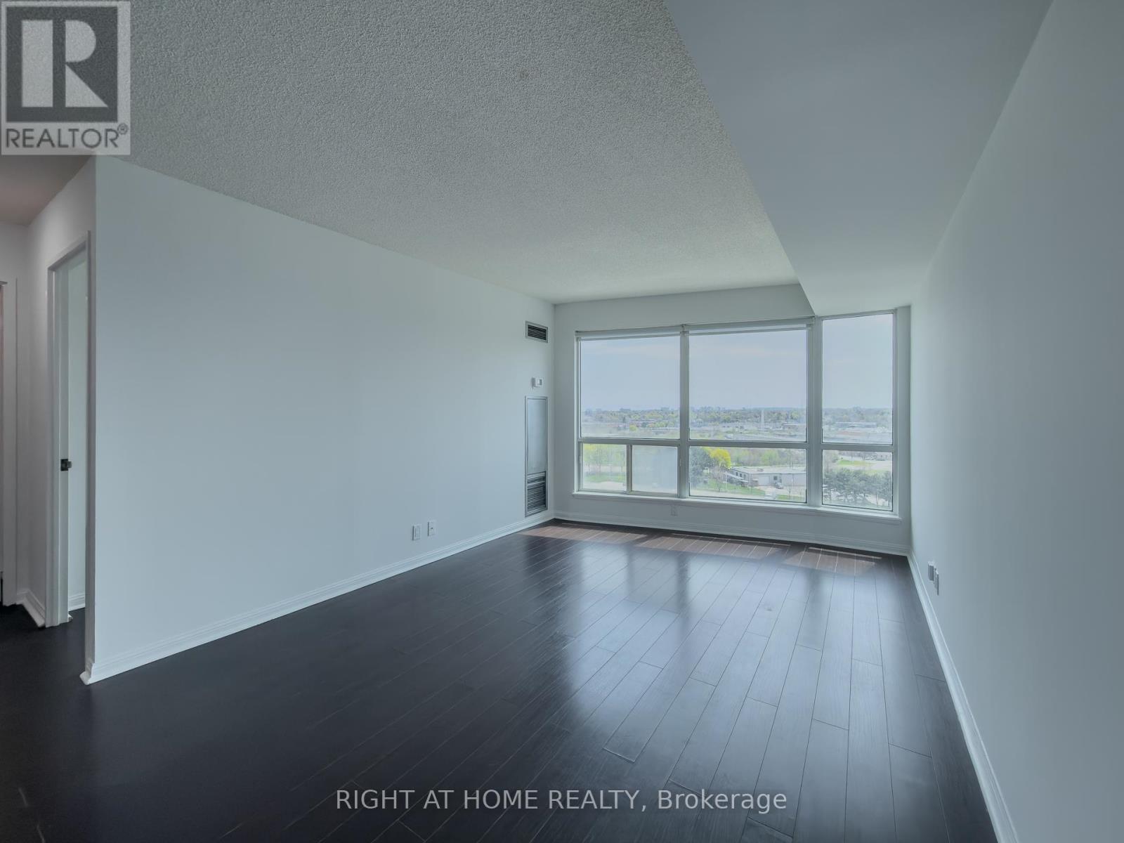 #1008 8 LEE CENTRE DRIVE - 10