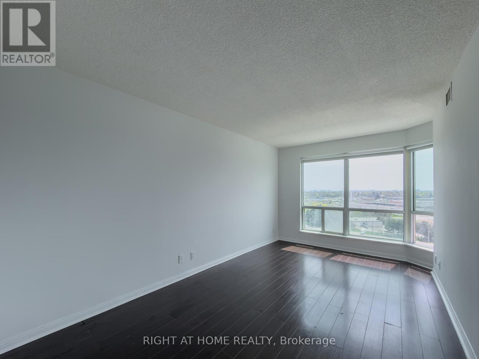 #1008 8 LEE CENTRE DRIVE - 15