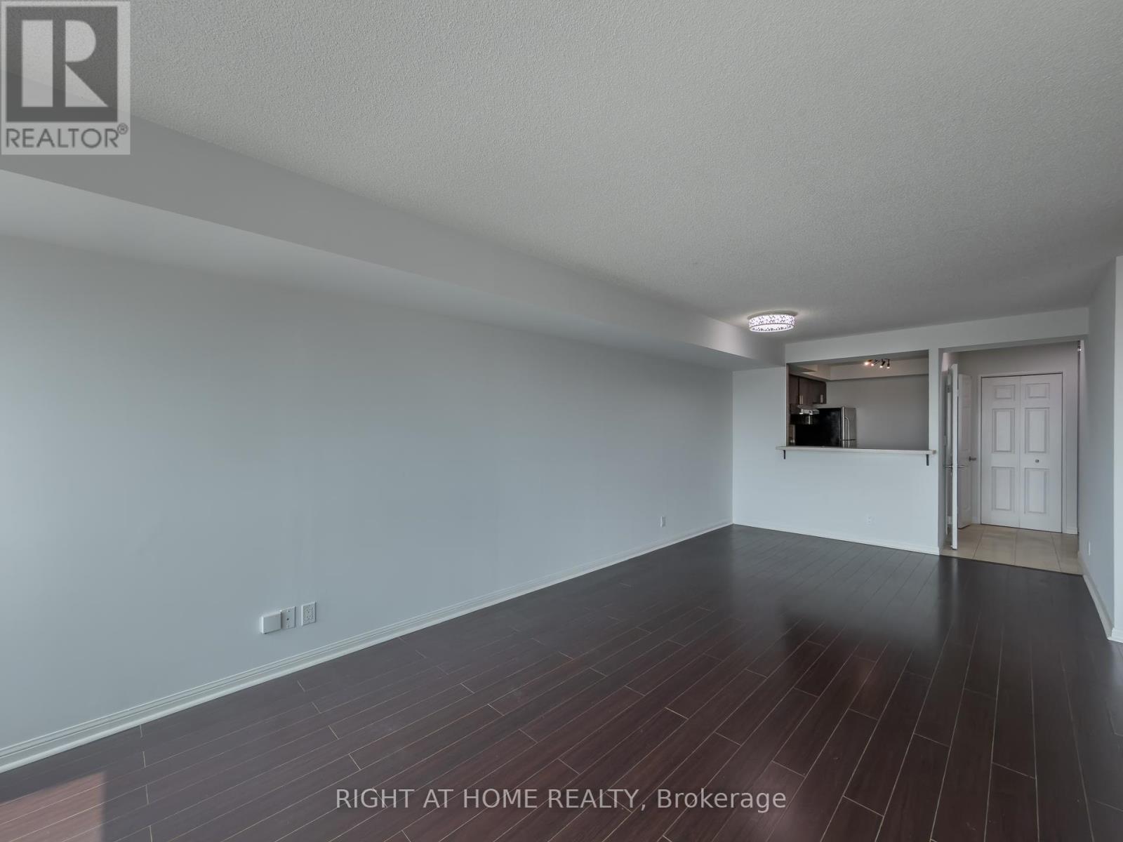 #1008 8 LEE CENTRE DRIVE - 6