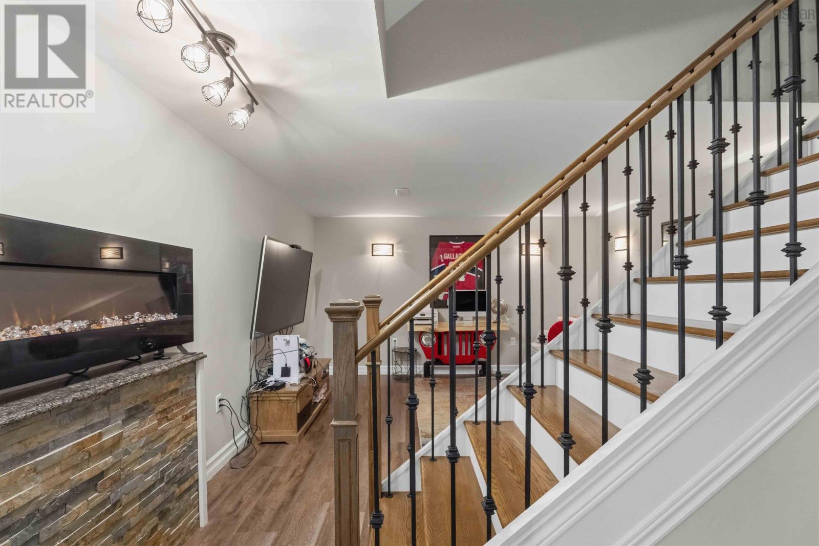 10 Macintosh Street - 25