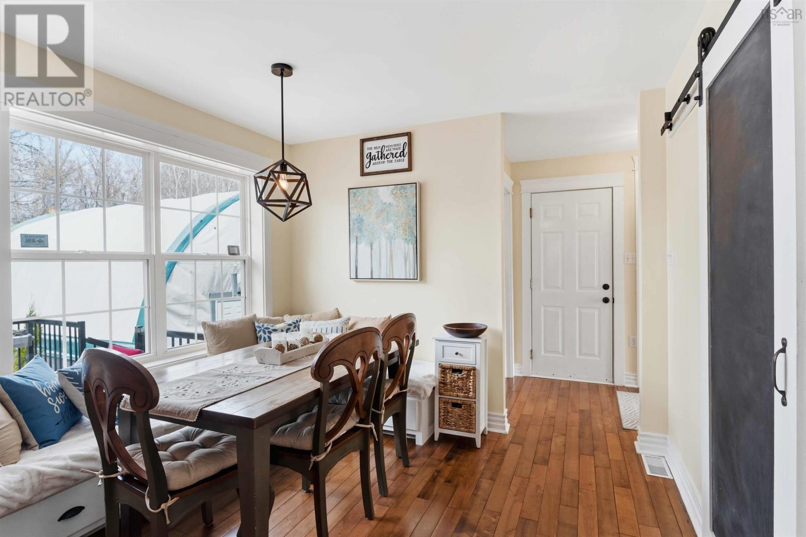 10 Macintosh Street - 9