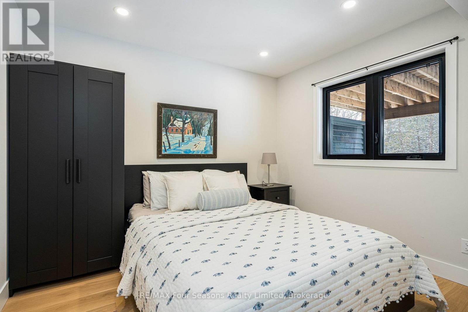 131 CHAMONIX CRESCENT - 10