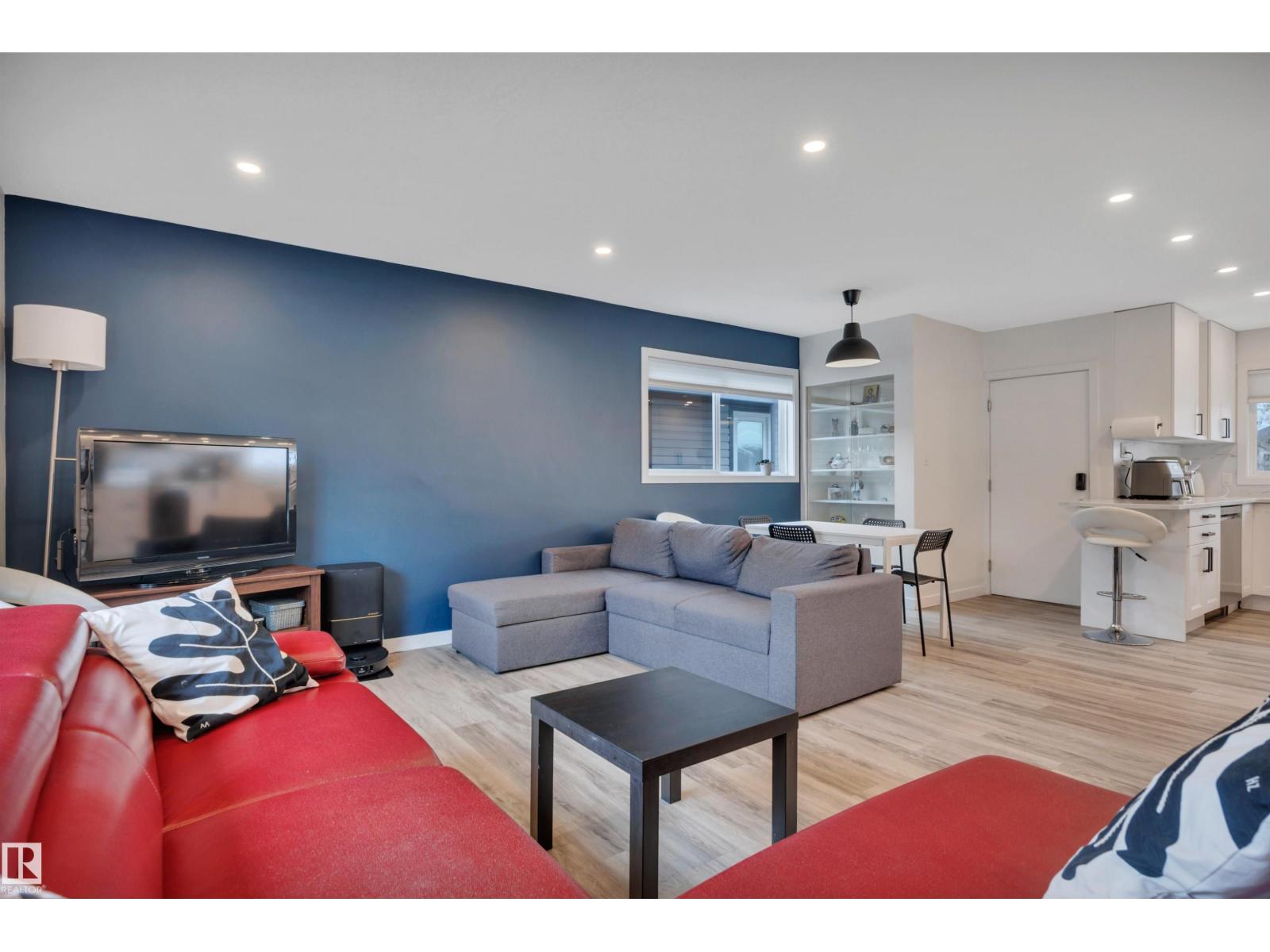 6011 107 ST NW - 10